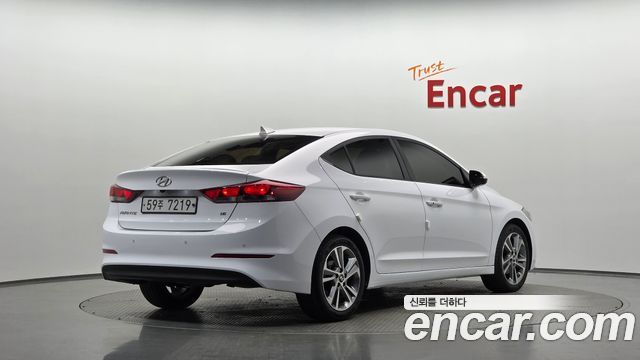 Hyundai AVANTE 2018 — photo 2