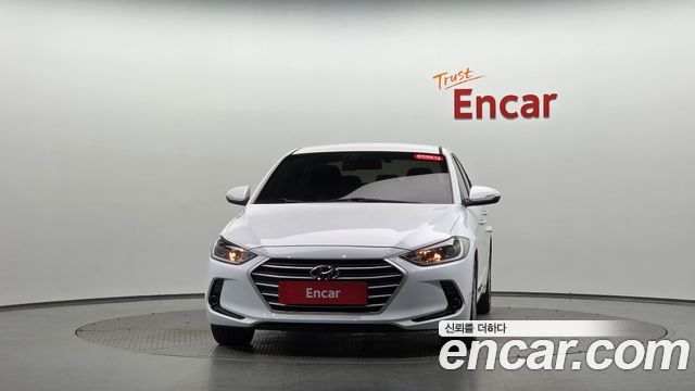 Hyundai AVANTE 2018 — photo 3