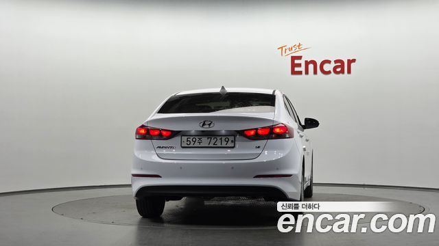 Hyundai AVANTE 2018 — photo 4