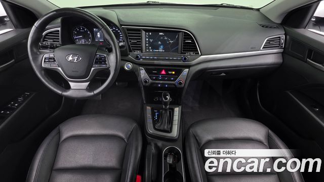 Hyundai AVANTE 2018 — photo 10