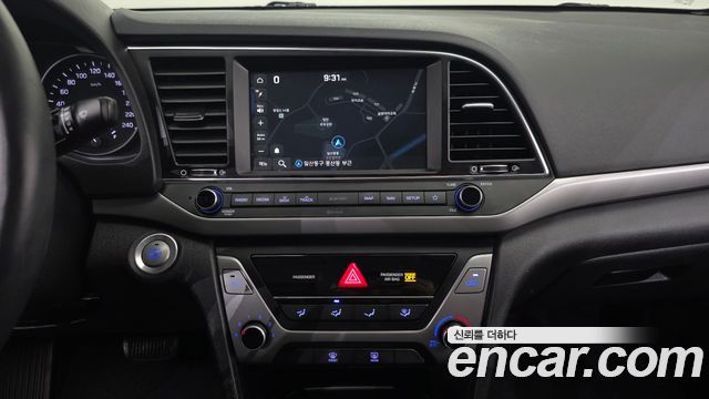 Hyundai AVANTE 2018 — photo 20