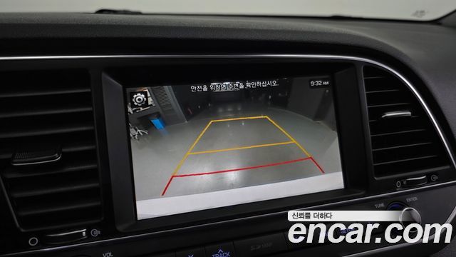Hyundai AVANTE 2018 — photo 21