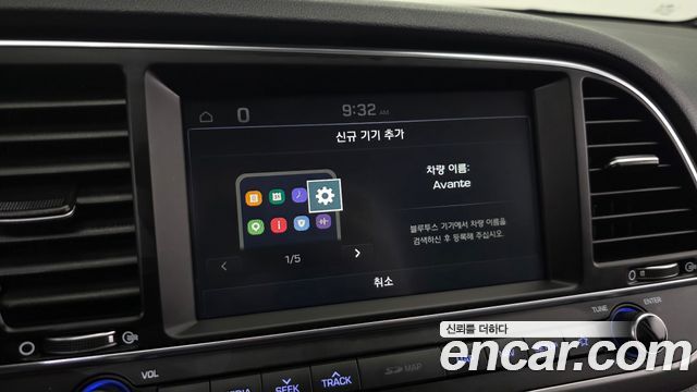 Hyundai AVANTE 2018 — photo 22