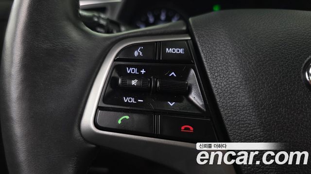 Hyundai AVANTE 2018 — photo 27
