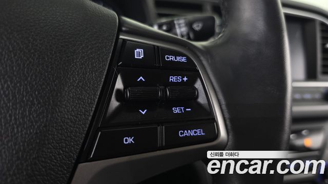 Hyundai AVANTE 2018 — photo 28