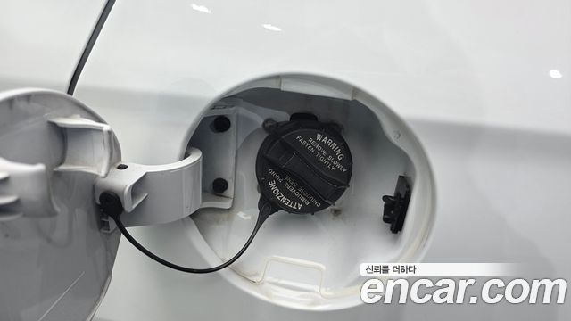 Hyundai AVANTE 2018 — photo 33
