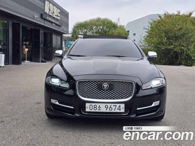 Jaguar XJ 2017 — photo 3
