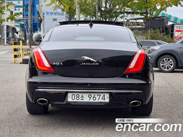 Jaguar XJ 2017 — photo 4