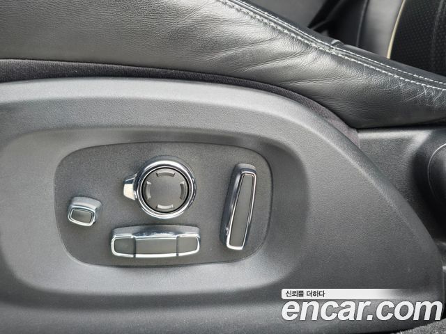 Jaguar XJ 2017 — photo 18