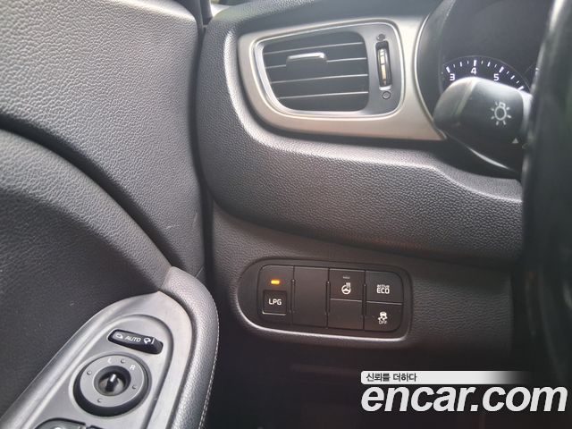 Kia Carens 2014 — photo 14