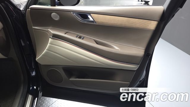 Genesis GV80 2023 — photo 14