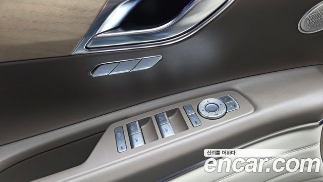 Genesis GV80 2023 — photo 32