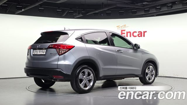 Honda HR-V 2017 — photo 2