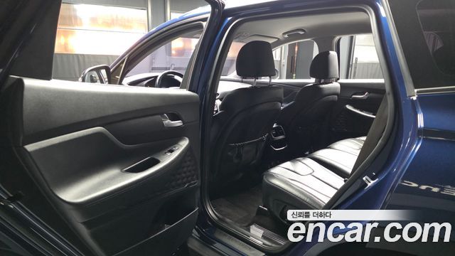 Hyundai Santafe 2019 — photo 16