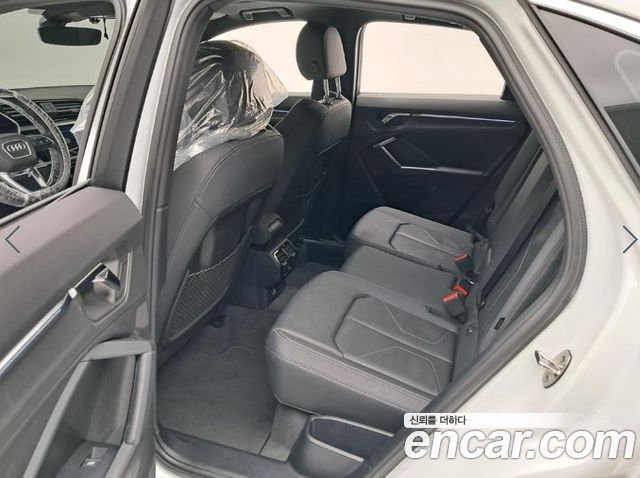 Audi Q3 2022 — photo 12
