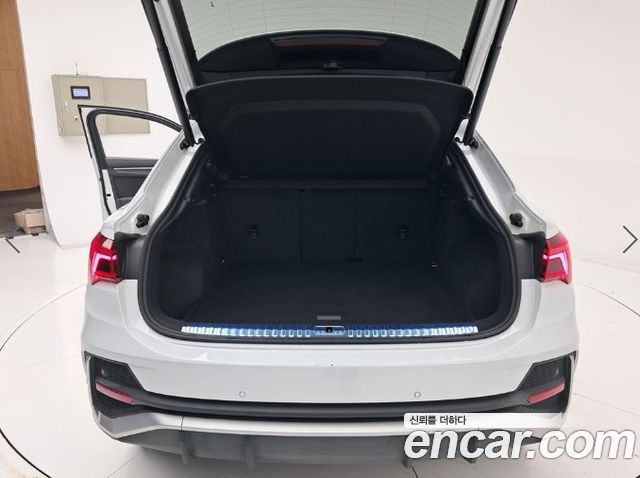 Audi Q3 2022 — photo 17