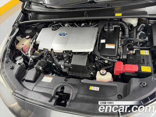Toyota Prius 2017 — photo 5
