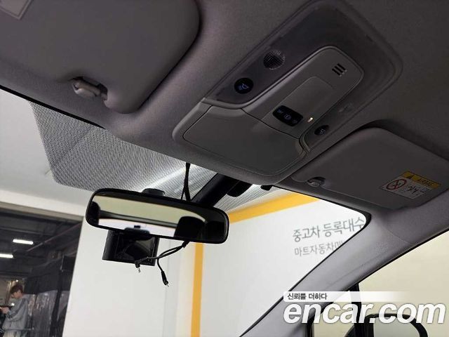Toyota Prius 2017 — photo 17