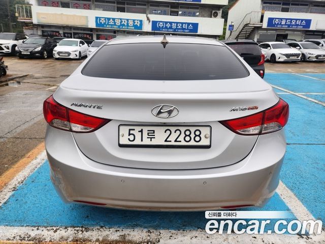 Hyundai AVANTE 2012 — photo 3