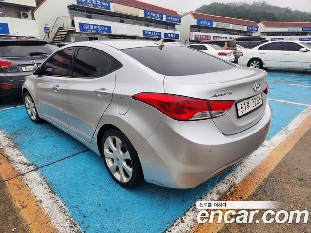 Hyundai AVANTE 2012 — photo 4