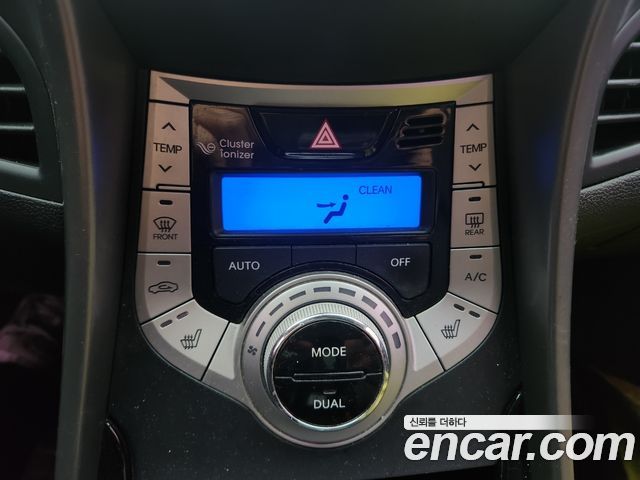 Hyundai AVANTE 2012 — photo 10