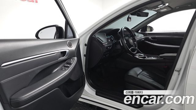 Hyundai Sonata 2022 — photo 13