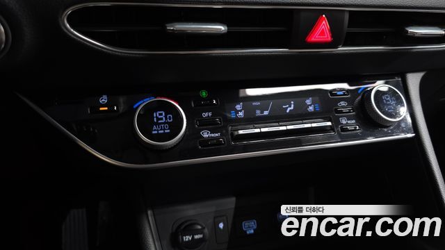 Hyundai Sonata 2022 — photo 24