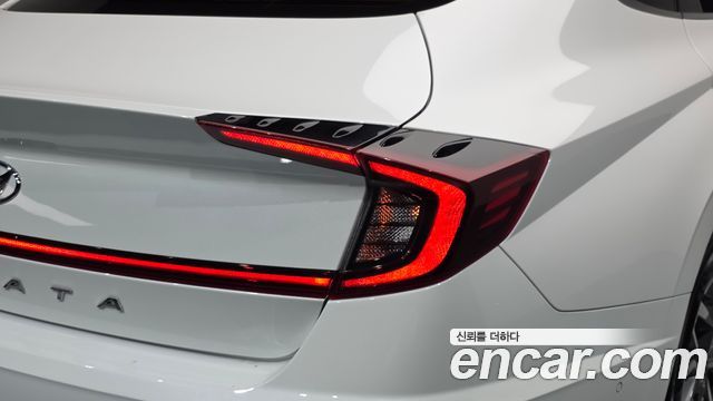 Hyundai Sonata 2022 — photo 9
