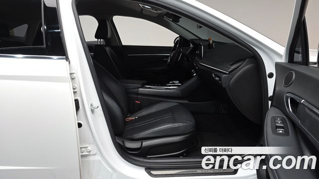 Hyundai Sonata 2022 — photo 16