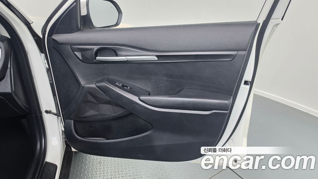 Kia Seltos 2023 — photo 14