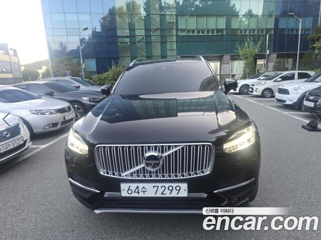 Volvo XC90 2018 — photo 1