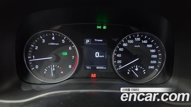 Hyundai AVANTE 2017 — photo 11