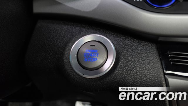 Hyundai AVANTE 2017 — photo 26