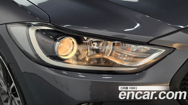 Hyundai AVANTE 2017 — photo 8