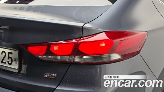 Hyundai AVANTE 2017 — photo 9