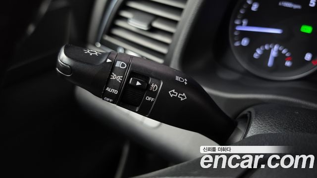 Hyundai AVANTE 2017 — photo 29