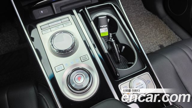 Genesis GV80 2023 — photo 12