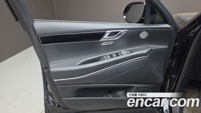 Genesis GV80 2023 — photo 14