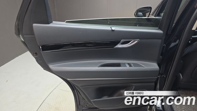 Genesis GV80 2023 — photo 15