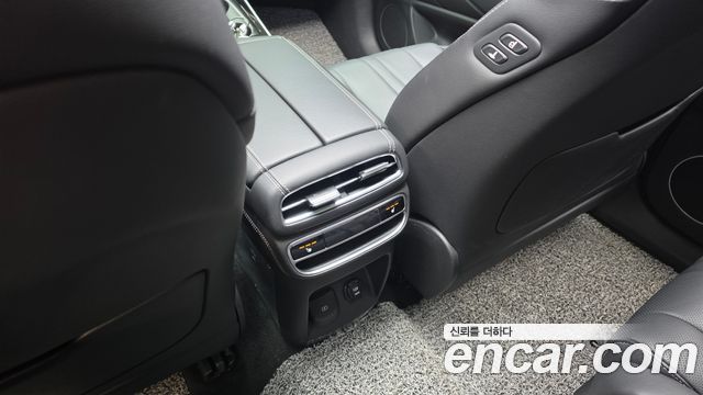Genesis GV80 2023 — photo 33