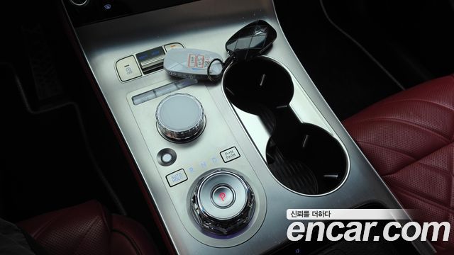 Genesis GV70 2025 — photo 12