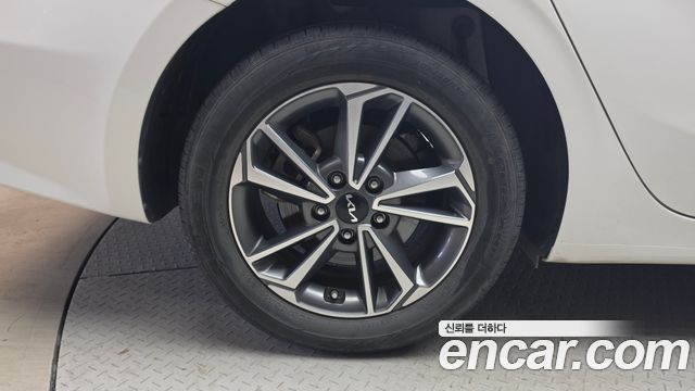 Kia K3 2023 — photo 5