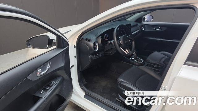 Kia K3 2023 — photo 13