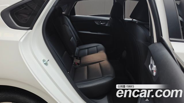 Kia K3 2023 — photo 17