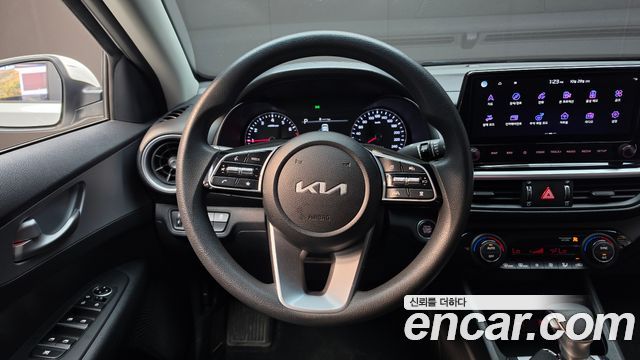Kia K3 2023 — photo 19