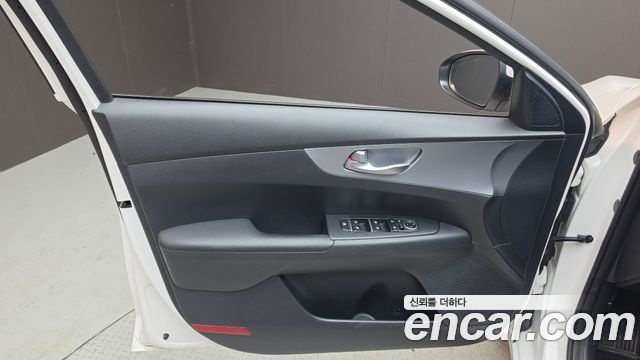 Kia K3 2023 — photo 14
