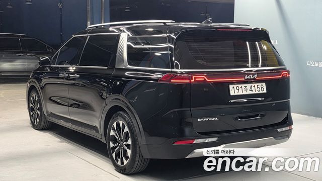 Kia Canival 2022 — photo 4