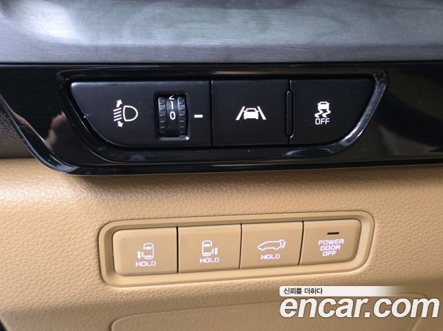 Kia Canival 2022 — photo 16