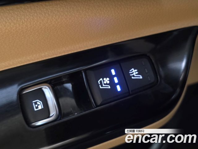 Kia Canival 2022 — photo 17