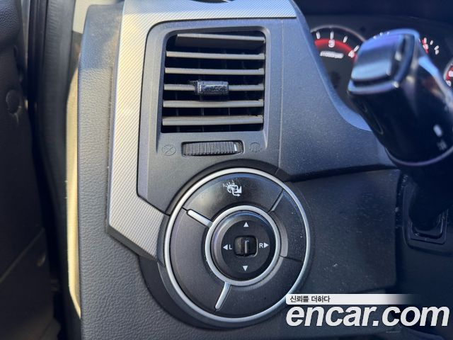 KG Mobility KORANDO 2013 — photo 13